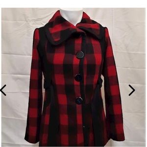 Women’s Guess winter pea coat. Medium. Red and black buffalo check. Like new!